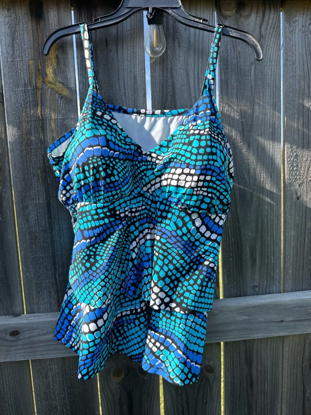 Blue & Teal Mosaic Tankini Swim Top
Trim shaper size 24W